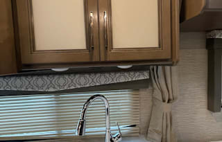 2021 Thor Motor Coach - Freedom Elite
