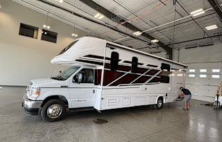 NEW 2026, Altitude 31W: Sleeps 8 all extras