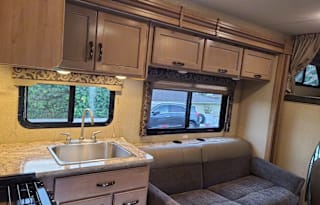 2019 Thor Motor Coach Four Winds 30D