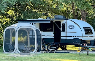 2025 R POD-197  The perfect couples camper!