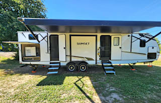 2021 CrossRoads RV Sunset Trail SS331BH