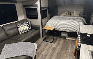 A&A's cozy couple camper