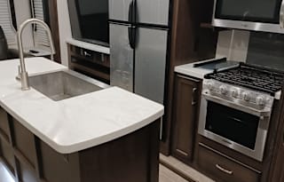 2021 Dutchmen RV Atlas 3552MBKB