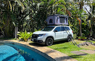 Luxury Camper 2021 AWD SUV Airport PickUp - Momi