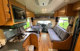 2018 Thor Motor Coach Majestic 28a