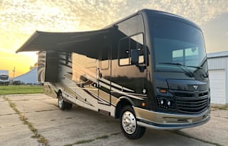 2018 Fleetwood Bounder 35K