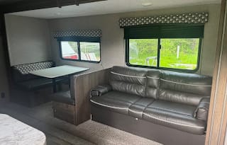 2019 Coleman Lantern Sleeps 10