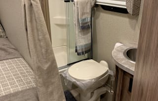 Great RV incl outside kitchen large inside TV