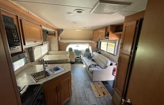 2019 Winnebago Minnie Winnie 31G Bunkhouse