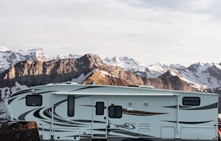 2014 Cougar X-Lite 28RDB 5th Wheel Camper