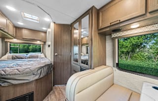 Brand New 2023 Coleman RV - Class C - Sleeps 5