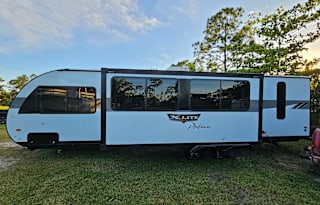 2024 Wildwood X-Lite 273QBXL