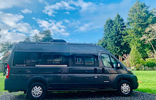 WINNEBAGO TRAVATO Camper Van for winter travels !