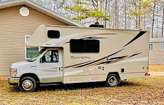 2017 Winnebago Minnie Winnie 22R