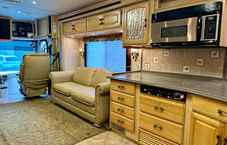 2005 Fleetwood RV Excursion 39s