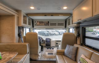2022 ACE 27 FT Easy to Drive Class A! Sleeps 6-8