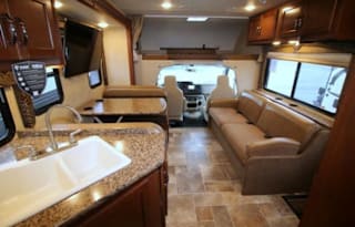 Thor Motor  Freedom Elite 29FE With Solar Panels