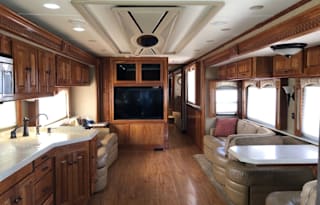 2008 Monaco Dynasty Squire IV