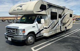 *NEW*2018 Thor "Wendy" RV - Sleeps up to 10 guests