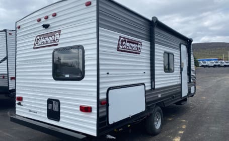 NEW & easy to tow! 2021 Coleman Lantern LT 18BH