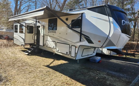 2022 Prime Time RV Crusader 382MBH delivery only