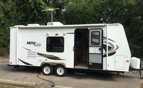 Small camper for couples or family of 4.