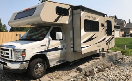 We love traveling in this RV.. and you will too!