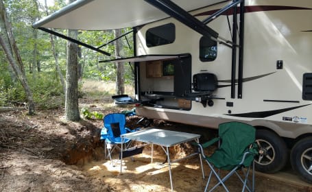 2017 with 2 sliders and outdoor kitchen