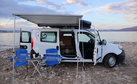 Fabulous Camper Van! Fully Stocked, Cozy, High MPG