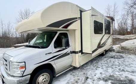 Spacious 2017 Jayco Redhawk with huge slide-out!