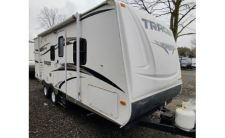 2013 Prime Time RV Tracer 230FBS