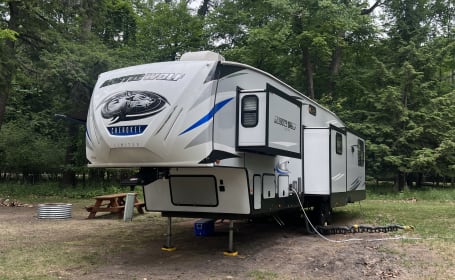 2021 Forest River RV Cherokee Arctic Wolf Suite 3660
