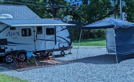 Pet friendly and fully equipped for camping!