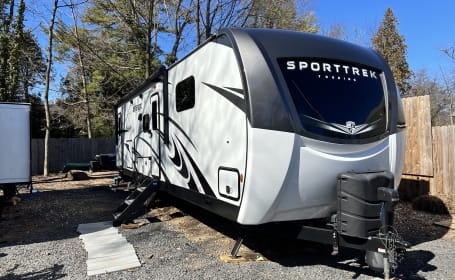 2021 travel trailer, 2 fireplaces and bunk beds!