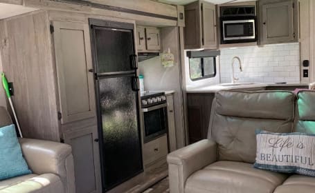 Luxurious 2019 Keystone RV Outback 341RD