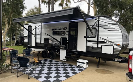 Glamping RV lifestyle 2022 Forest River EVO T2850