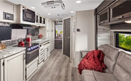 2021 Jayco Redhawk 31F - Delivery Available