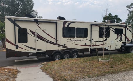 2015 Forest River RV Vengeance Touring Edition 39R12