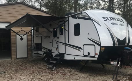 2022 CrossRoads Sunset Trail KING BED DUAL AC's