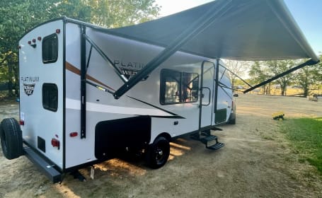 Easy-To-Pull | 2022 Platinum Edition Camper Rental