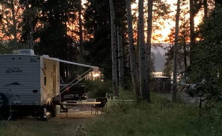 Montana Adventure Camper bunk house & slide out.