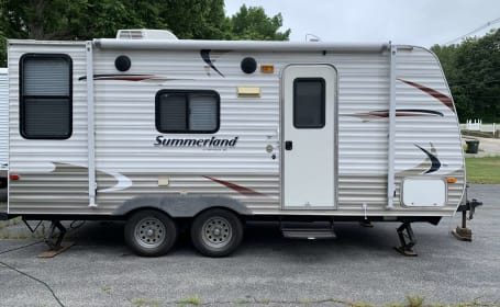 Well maintained and beautiful 2013 Keystone RV Summerland by Springdale 1790QB