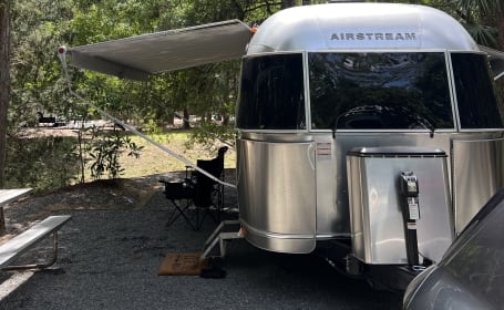 2021 Airstream Flying Cloud 23' RB Bunk