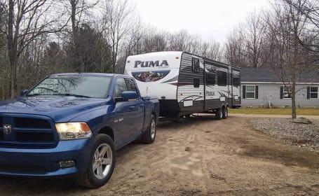 2015 30ft Puma with Bunkhouse, outdoor kitchen