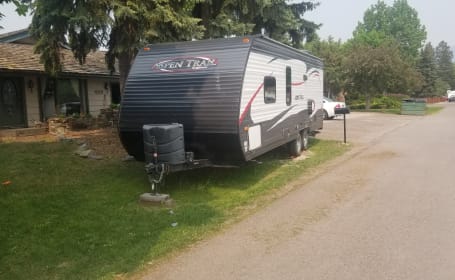 Clean, cozy, family friendly camper rental