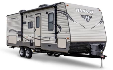 Travel Trailer for 7 and Your Furry Friends!
