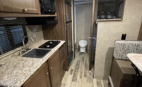 Viking 17BHS BUNK HOUSE - Easy Tow- Family Ready!