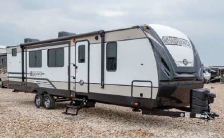 2020 Radiance Ultra lite Earnest and Yvettes kid approved RV rental