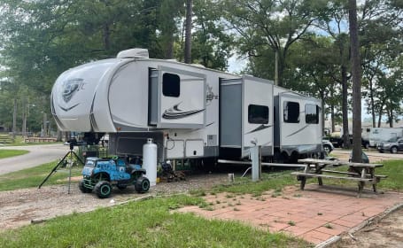 Sam & JP’s Kid approved camper rental !