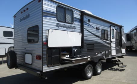 Family Travel Trailer equiped for 8